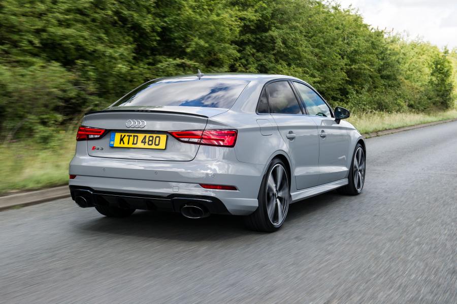  Audi RS3 Sedan (8V) 2017 года  (UK) (фото 26 из 40)